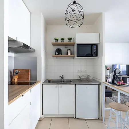 Cosy Prusse - Metro 7, La Villette, Paris, Quiet Apartment *